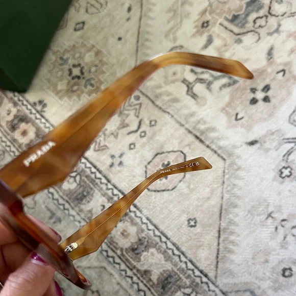 Prada amber Tortoiseshell Sunglasses, current - Picture 4 of 8